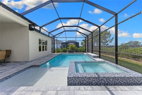 House in Sarasota, Florida 4 bedrooms, 232.26 sq.m. № 2115023 - photo 25
