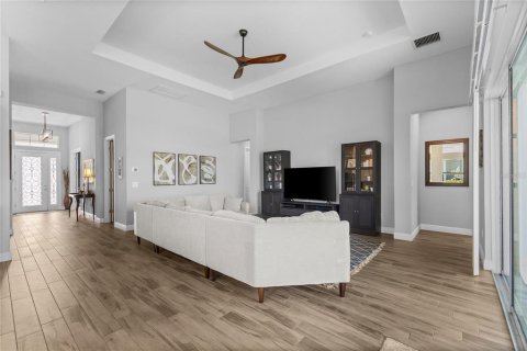 House in Sarasota, Florida 4 bedrooms, 232.26 sq.m. № 2115023 - photo 9