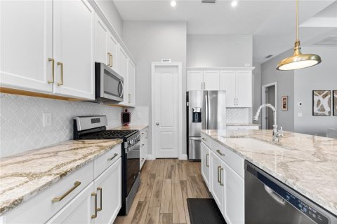 House in Sarasota, Florida 4 bedrooms, 232.26 sq.m. № 2115023 - photo 8