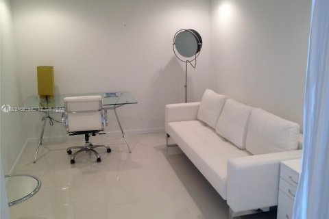 Copropriété à louer à Miami, Floride: 2 chambres, 153.66 m2 № 1976685 - photo 4