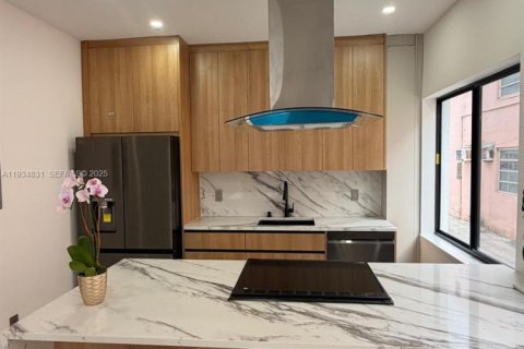 Apartamento en alquiler en Miami, Florida, 2 dormitorios, 68.28 m2 № 1993034 - foto 6