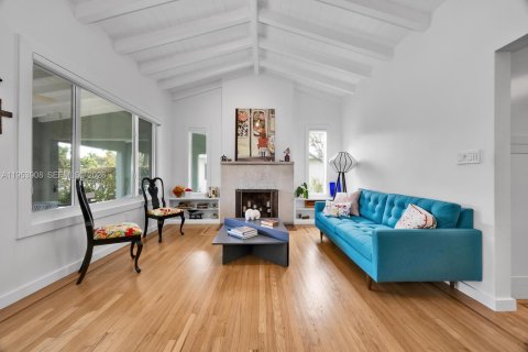 Casa en venta en Miami, Florida, 2 dormitorios, 103.31 m2 № 2007984 - foto 4