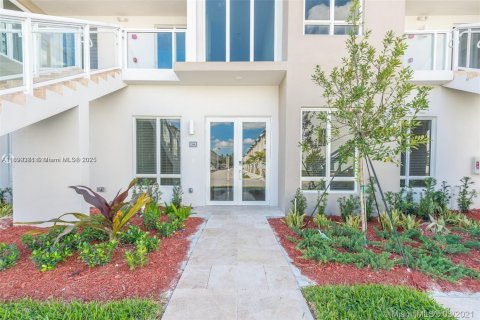 Copropriété à louer à Doral, Floride: 3 chambres, 126.35 m2 № 1950836 - photo 4