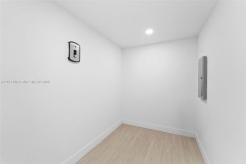 House in Miami Gardens, Florida 3 bedrooms, 126.9 sq.m. № 1893141 - photo 11
