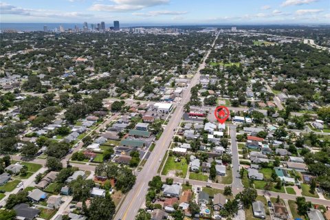 House in Saint Petersburg, Florida 2 bedrooms, 100.33 sq.m. № 1843833 - photo 4