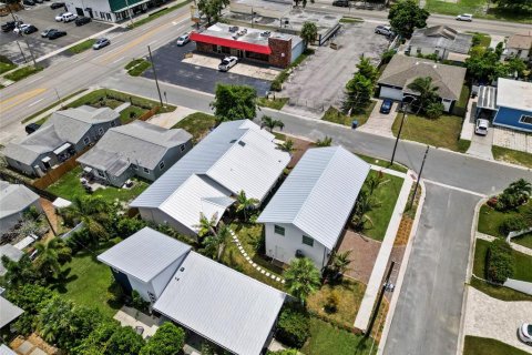 House in Saint Petersburg, Florida 2 bedrooms, 100.33 sq.m. № 1843833 - photo 29