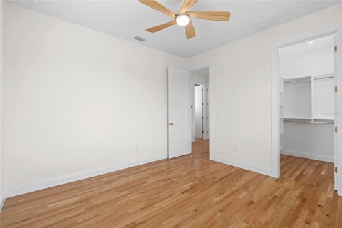 House in Saint Petersburg, Florida 2 bedrooms, 100.33 sq.m. № 1843833 - photo 24