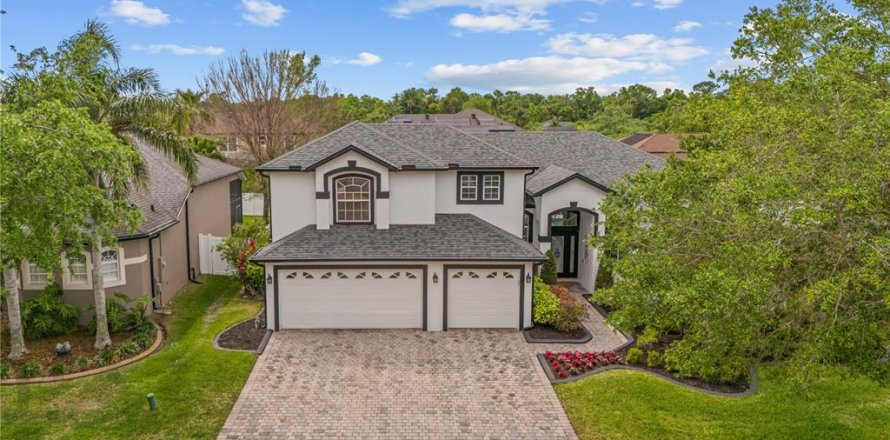 House in Winter Springs, Florida 5 bedrooms, 301 sq.m. № 1718815