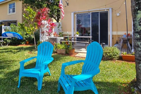 Townhouse in Deerfield Beach, Florida 3 bedrooms, 127.83 sq.m. № 2350647 - photo 9
