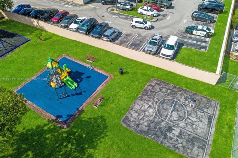 Снять в аренду кондоминиум в Майами, Флорида 3 спальни, 110.55м2, № 1951874 - фото 14