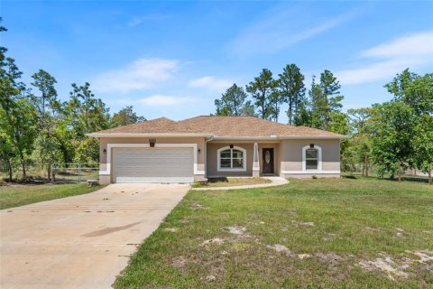 Villa ou maison à Weeki Wachee, Floride 3 chambres, 142.98 m2 № 2092082