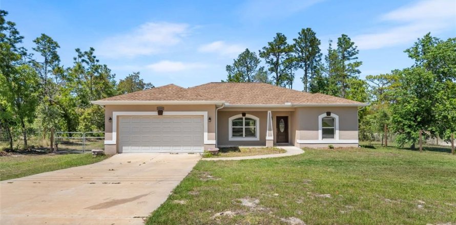 Casa en Weeki Wachee, Florida 3 dormitorios, 142.98 m2 № 2092082
