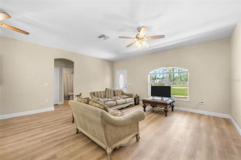 Casa en venta en Weeki Wachee, Florida, 3 dormitorios, 142.98 m2 № 2092082 - foto 9
