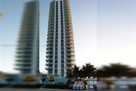 Condo in Sunny Isles Beach, Florida, 1 bedroom  № 2399660 - photo 23