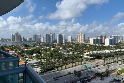Condo in Sunny Isles Beach, Florida, 1 bedroom  № 2399660 - photo 10