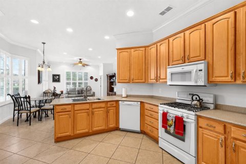 House in Ocala, Florida 3 bedrooms, 212.1 sq.m. № 2231377 - photo 9