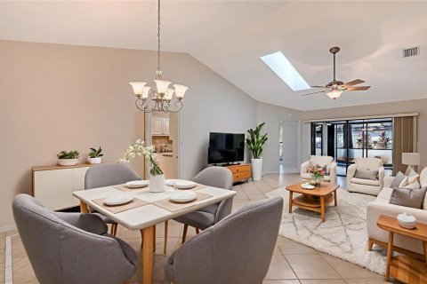 Copropriété à vendre à Sarasota, Floride: 2 chambres, 135.27 m2 № 2116040 - photo 13