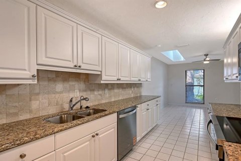Copropriété à vendre à Sarasota, Floride: 2 chambres, 135.27 m2 № 2116040 - photo 15