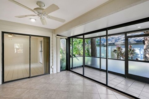 Copropriété à vendre à Sarasota, Floride: 2 chambres, 135.27 m2 № 2116040 - photo 8