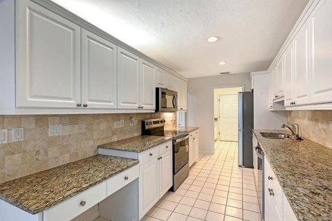 Copropriété à vendre à Sarasota, Floride: 2 chambres, 135.27 m2 № 2116040 - photo 16