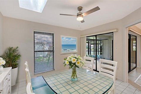 Copropriété à vendre à Sarasota, Floride: 2 chambres, 135.27 m2 № 2116040 - photo 19