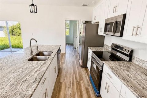 Casa en venta en Poinciana, Florida, 4 dormitorios, 139.35 m2 № 2324532 - foto 4