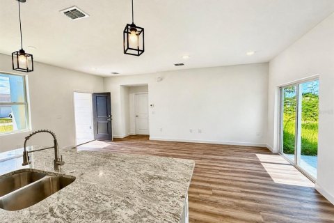 Casa en venta en Poinciana, Florida, 4 dormitorios, 139.35 m2 № 2324532 - foto 2
