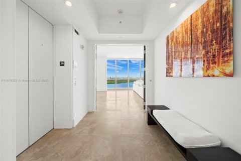 Copropriété à vendre à Bal Harbour, Floride: 2 chambres, 209.59 m2 № 1977573 - photo 2