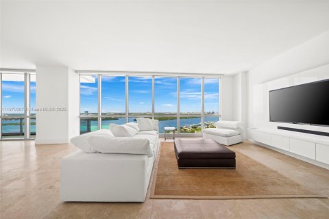Copropriété à vendre à Bal Harbour, Floride: 2 chambres, 209.59 m2 № 1977573 - photo 7