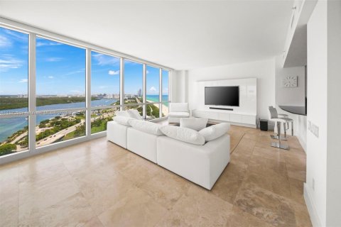 Copropriété à vendre à Bal Harbour, Floride: 2 chambres, 209.59 m2 № 1977573 - photo 4