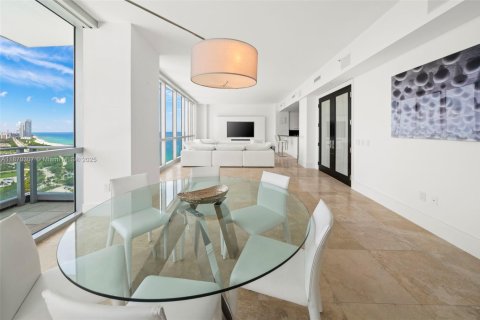 Copropriété à vendre à Bal Harbour, Floride: 2 chambres, 209.59 m2 № 1977573 - photo 13