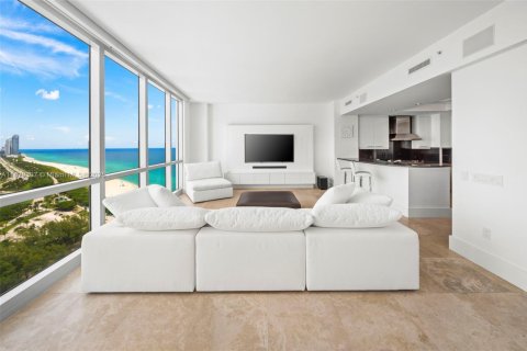 Copropriété à vendre à Bal Harbour, Floride: 2 chambres, 209.59 m2 № 1977573 - photo 3