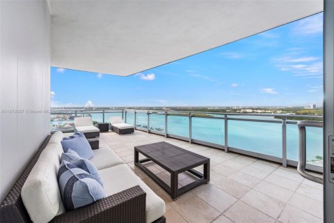 Copropriété à vendre à Bal Harbour, Floride: 2 chambres, 209.59 m2 № 1977573 - photo 14