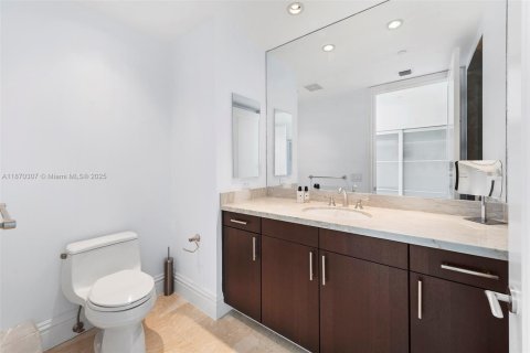 Copropriété à vendre à Bal Harbour, Floride: 2 chambres, 209.59 m2 № 1977573 - photo 30