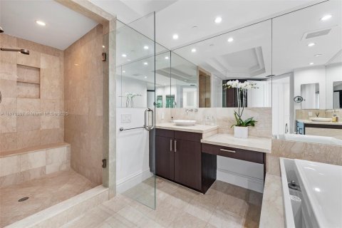 Copropriété à vendre à Bal Harbour, Floride: 2 chambres, 209.59 m2 № 1977573 - photo 25