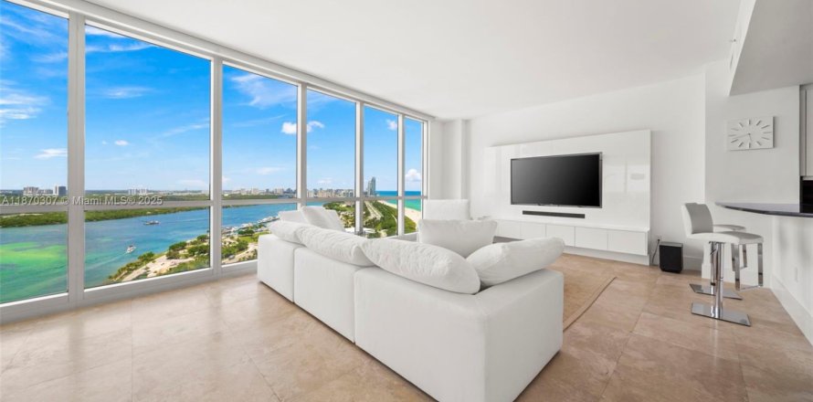 Condo à Bal Harbour, Floride, 2 chambres  № 1977573