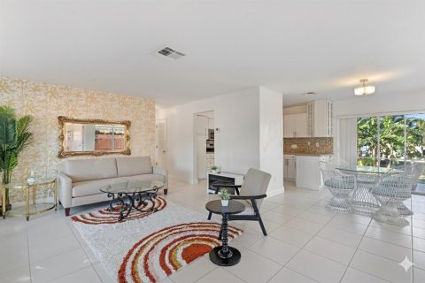Villa ou maison à louer à Pompano Beach, Floride: 3 chambres, 138.61 m2 № 2382957 - photo 9