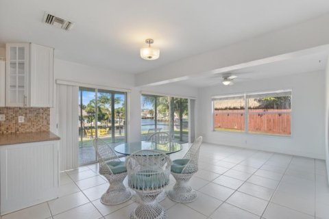 Villa ou maison à louer à Pompano Beach, Floride: 3 chambres, 138.61 m2 № 2382957 - photo 10