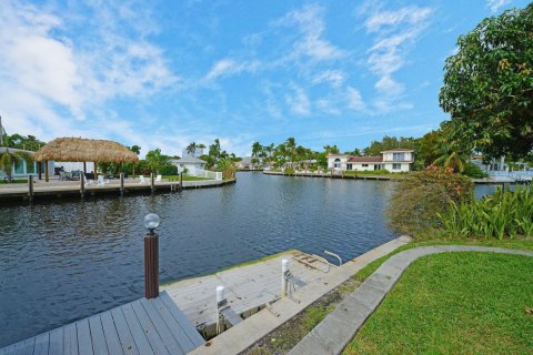 Villa ou maison à louer à Pompano Beach, Floride: 3 chambres, 138.61 m2 № 2382957 - photo 4
