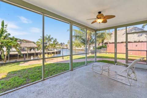 Villa ou maison à louer à Pompano Beach, Floride: 3 chambres, 138.61 m2 № 2382957 - photo 24