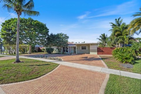 Villa ou maison à louer à Pompano Beach, Floride: 3 chambres, 138.61 m2 № 2382957 - photo 2