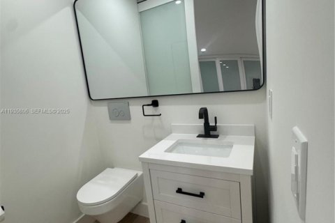 Casa en alquiler en Coral Gables, Florida, 3 dormitorios, 130.06 m2 № 1993909 - foto 8