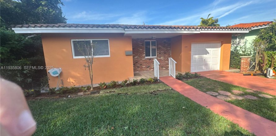 Casa en Coral Gables, Florida 3 dormitorios, 130.06 m2 № 1993909