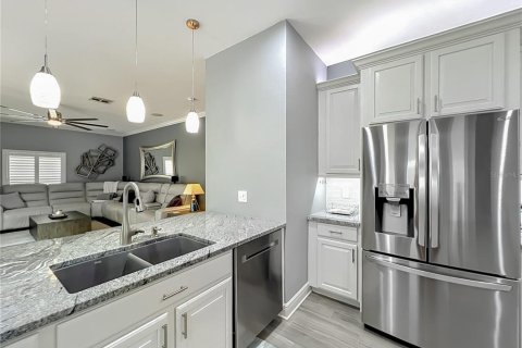 House in Orlando, Florida 4 bedrooms, 268.95 sq.m. № 2205078 - photo 24