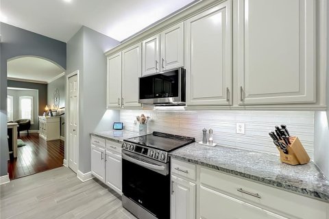 House in Orlando, Florida 4 bedrooms, 268.95 sq.m. № 2205078 - photo 26