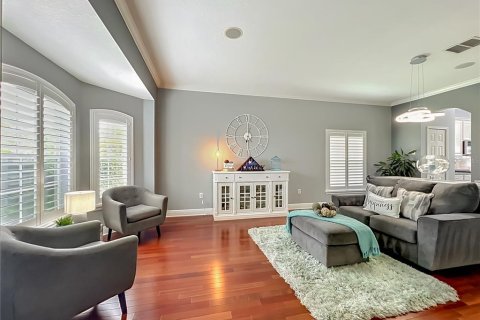 House in Orlando, Florida 4 bedrooms, 268.95 sq.m. № 2205078 - photo 11