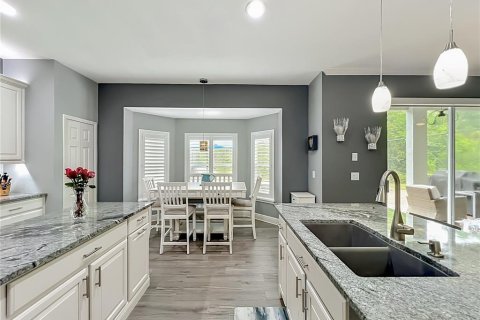 House in Orlando, Florida 4 bedrooms, 268.95 sq.m. № 2205078 - photo 23
