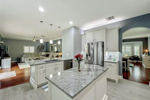 House in Orlando, Florida 4 bedrooms, 268.95 sq.m. № 2205078 - photo 27