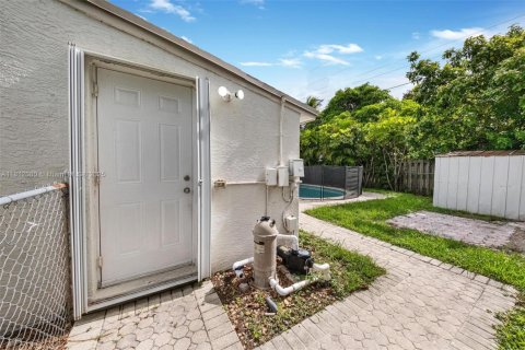 House in Margate, Florida 3 bedrooms, 105.91 sq.m. № 1756748 - photo 9