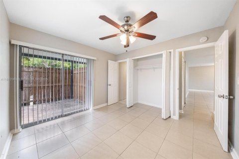 House in Margate, Florida 3 bedrooms, 105.91 sq.m. № 1756748 - photo 20